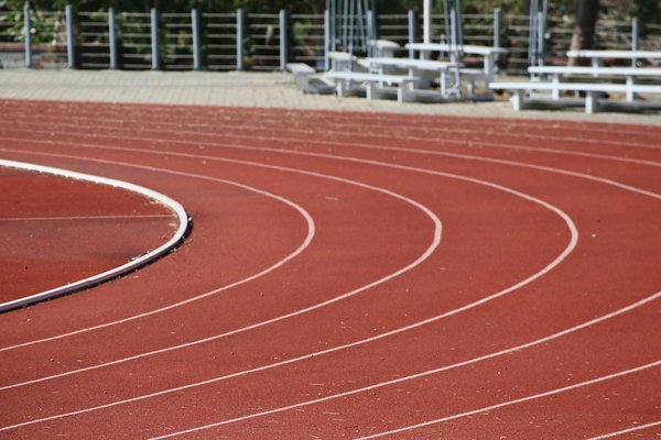 Fitness en ligne pour futures mamans : Les meilleures applications et cours